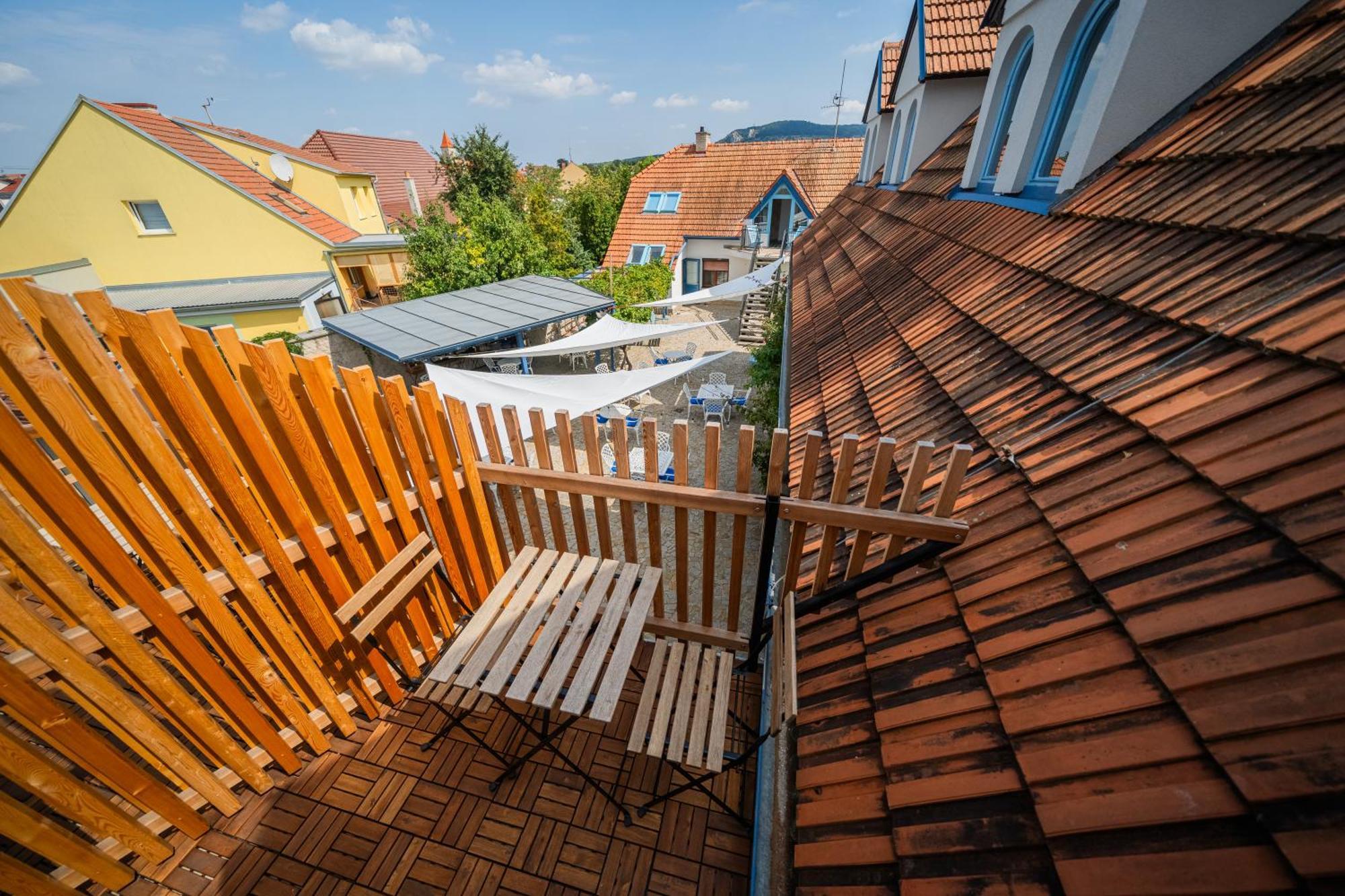 Naturalni Vinarstvi Tomas Krizek, Penzion Dvorek Dolní Dunajovice Extérieur photo