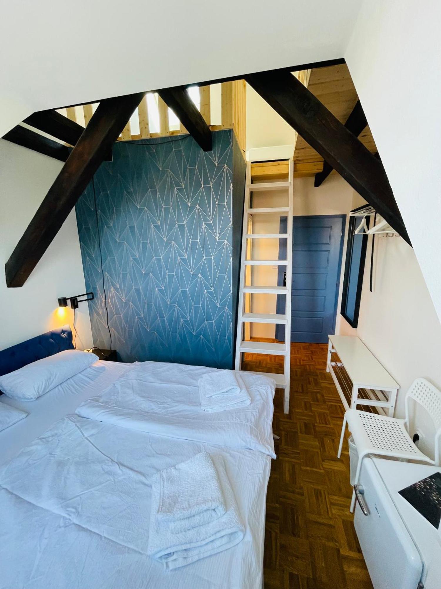 Naturalni Vinarstvi Tomas Krizek, Penzion Dvorek Dolní Dunajovice Chambre photo