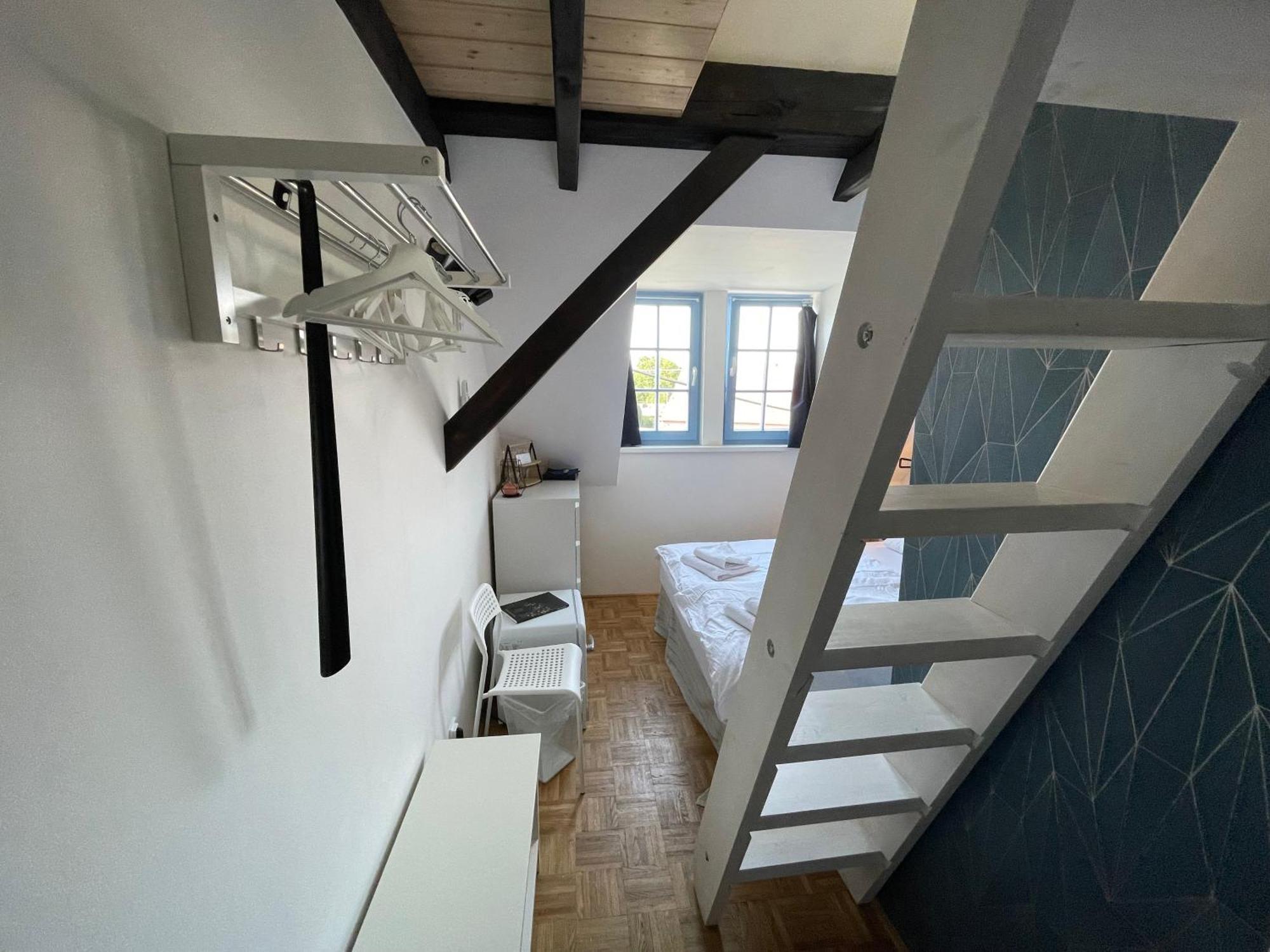 Naturalni Vinarstvi Tomas Krizek, Penzion Dvorek Dolní Dunajovice Chambre photo